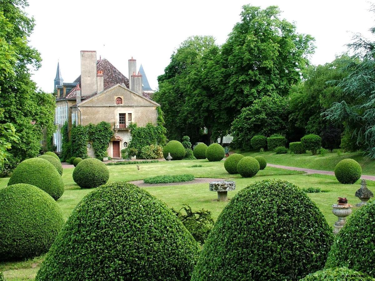 Bed and Breakfast Gentilhommiere De Lurcy Le Bourg Exteriér fotografie